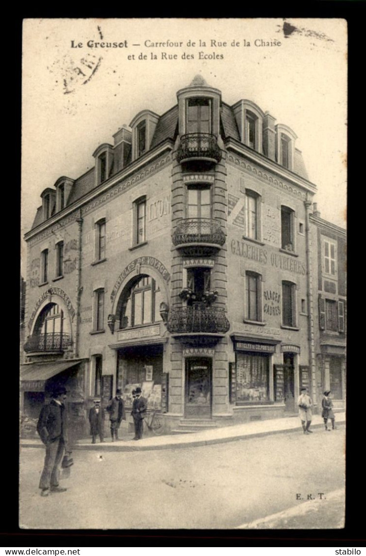 71 - LE CREUSOT - CARREFOUR DE LA RUE DE LA CHAISE ET DE LA RUE DES ECOLES - LES GALERIES OUVRIERES - Le Creusot