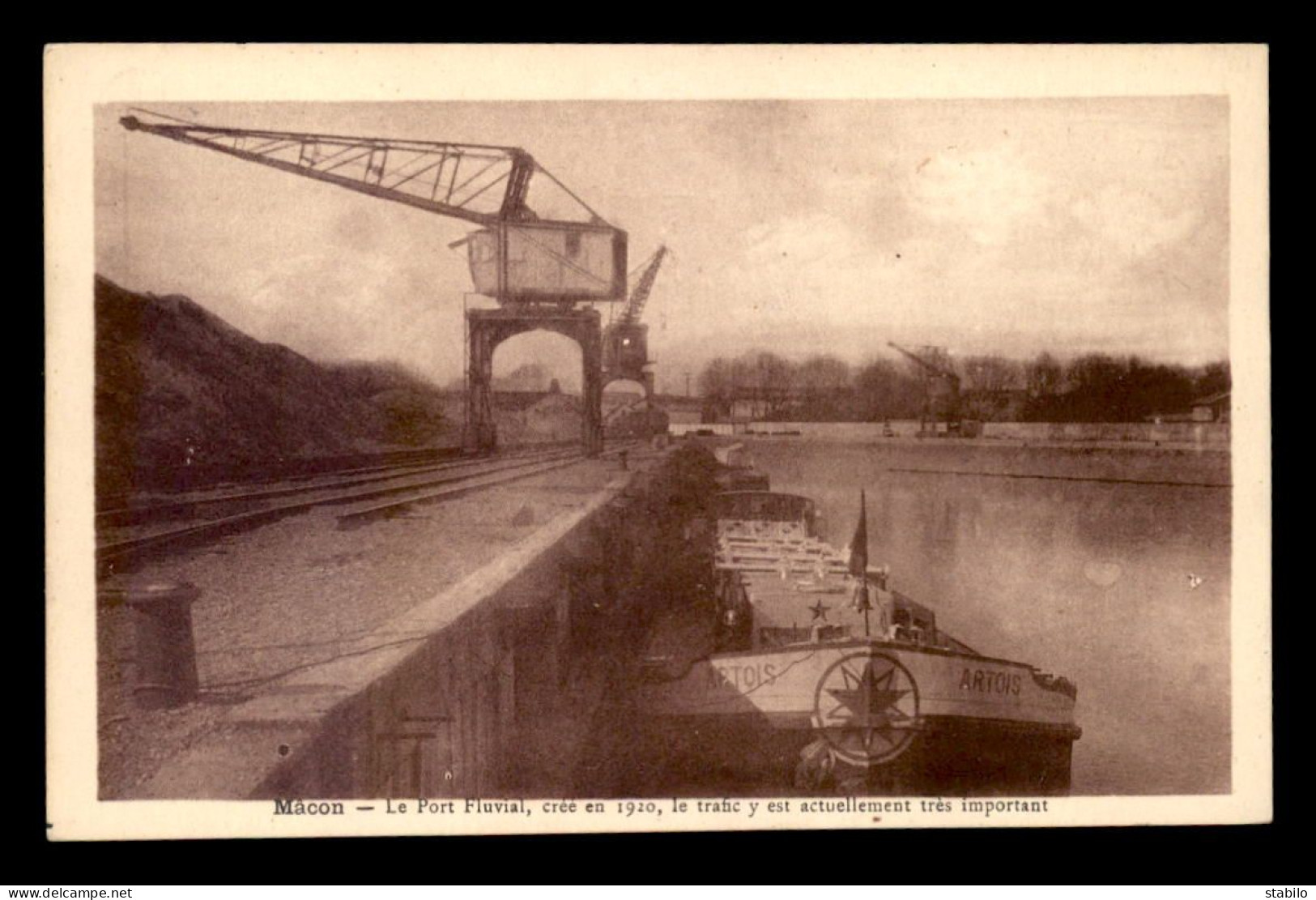 71 - MACON - LE PORT FLUVIAL CREE EN 1910 - PENICHE "ARTOIS" A QUAI - Macon