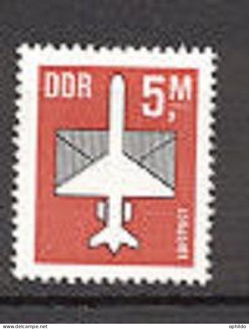 DDR     PA  14   * *  TB  Avion   Cote 7.50 Euro   - Neufs