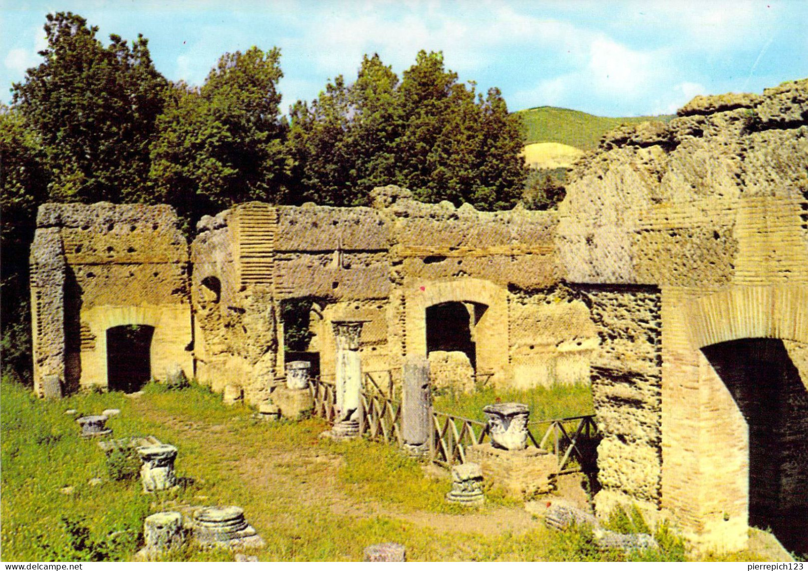 Tivoli - Villa Adriana - Triclinium - Tivoli