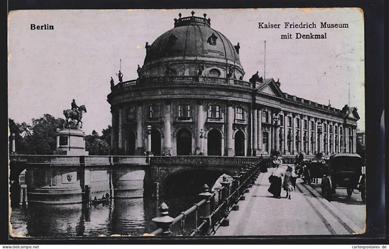 AK Berlin, Gesamtansicht Kaiser Friedrich-Museum Mit Denkmal  - Mitte