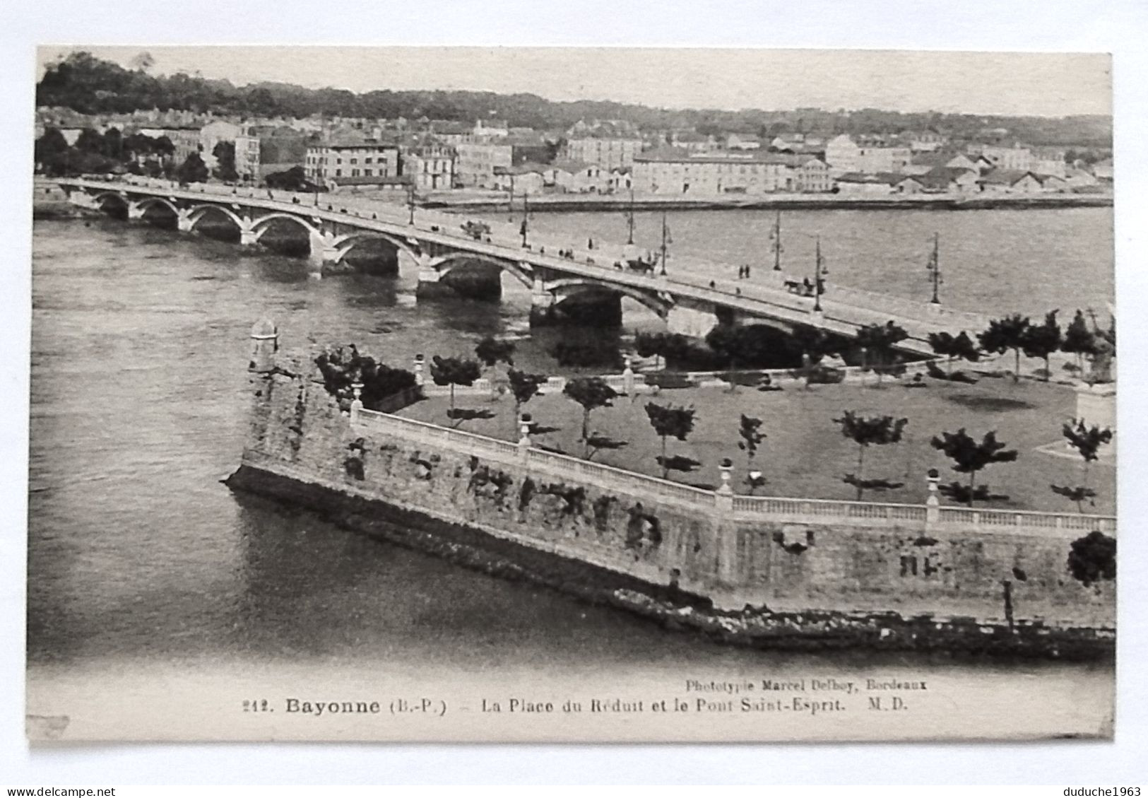 CPA - 64.Bayonne. Place Du Réduit Et Le Pont Saint Esprit - Bayonne