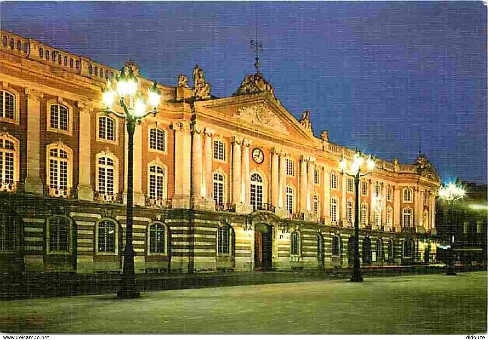 31 - Toulouse - Le Capitole La Nuit - Lampadaires - CPM - Voir Scans Recto-Verso - Toulouse