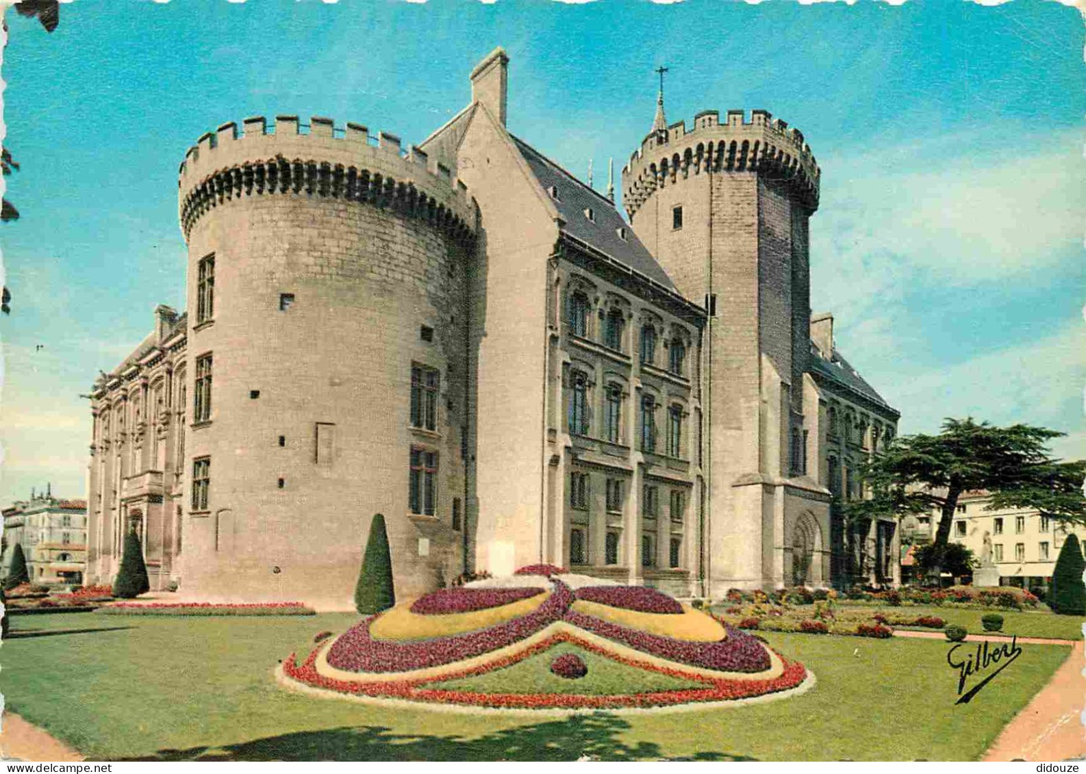 16 - Angouleme - Hotel De Ville Et Ses Jardins - Carte Dentelée - CPSM Grand Format - Voir Scans Recto-Verso - Angouleme