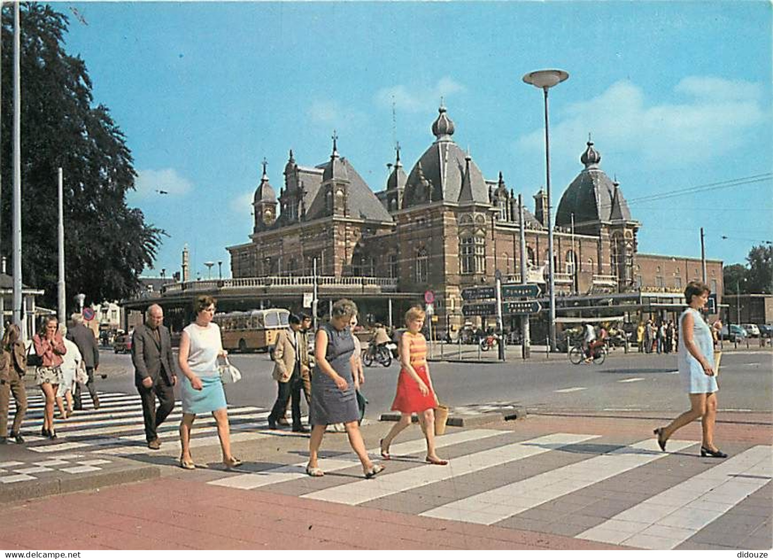 Pays-Bas - Nederland - Arnhem - Velperplein - CPM - Voir Scans Recto-Verso - Arnhem