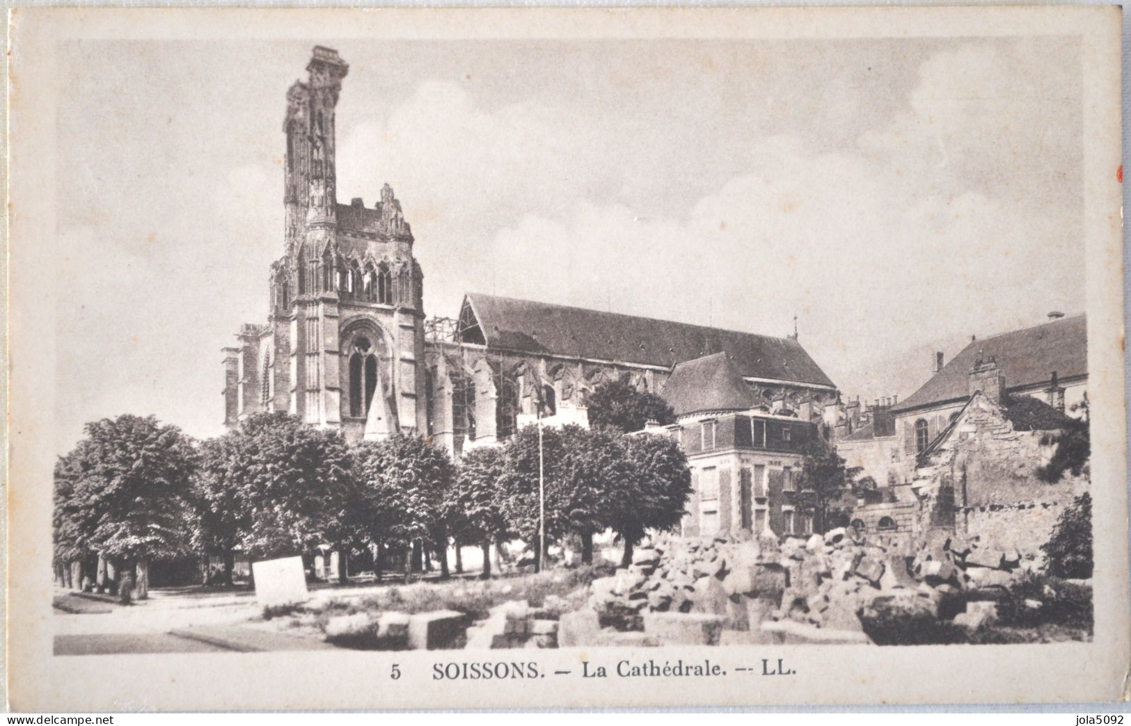 02 - SOISSONS - La Cathédrale - Soissons
