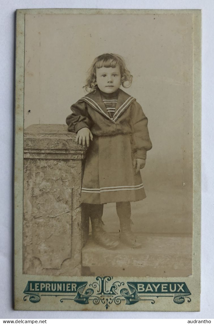 CDV Photographie Ancienne Portrait Jeune Fille (belle Tenue) - Photographe LEPRUNIER à BAYEUX - Anonyme Personen