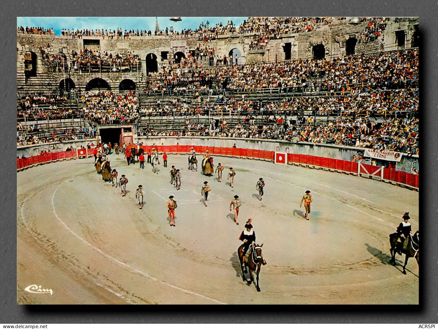 Tauromachie - Corridas - Taureau Défilé Dans Les Arennes  à NIMES (scan Recto-verso) QQ 1113 - Corrida