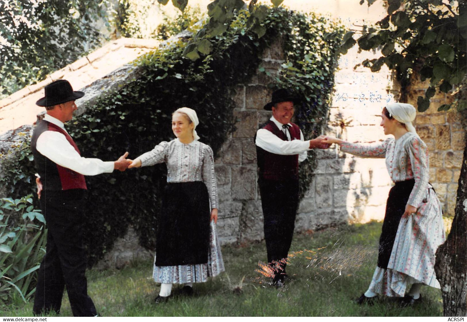 24   MUSSIDAN  Les Lèches  Groupe LAS BELUTAS DAU CANTOU    (Scan R/V) N°   36   \QQ1110Vic - Mussidan