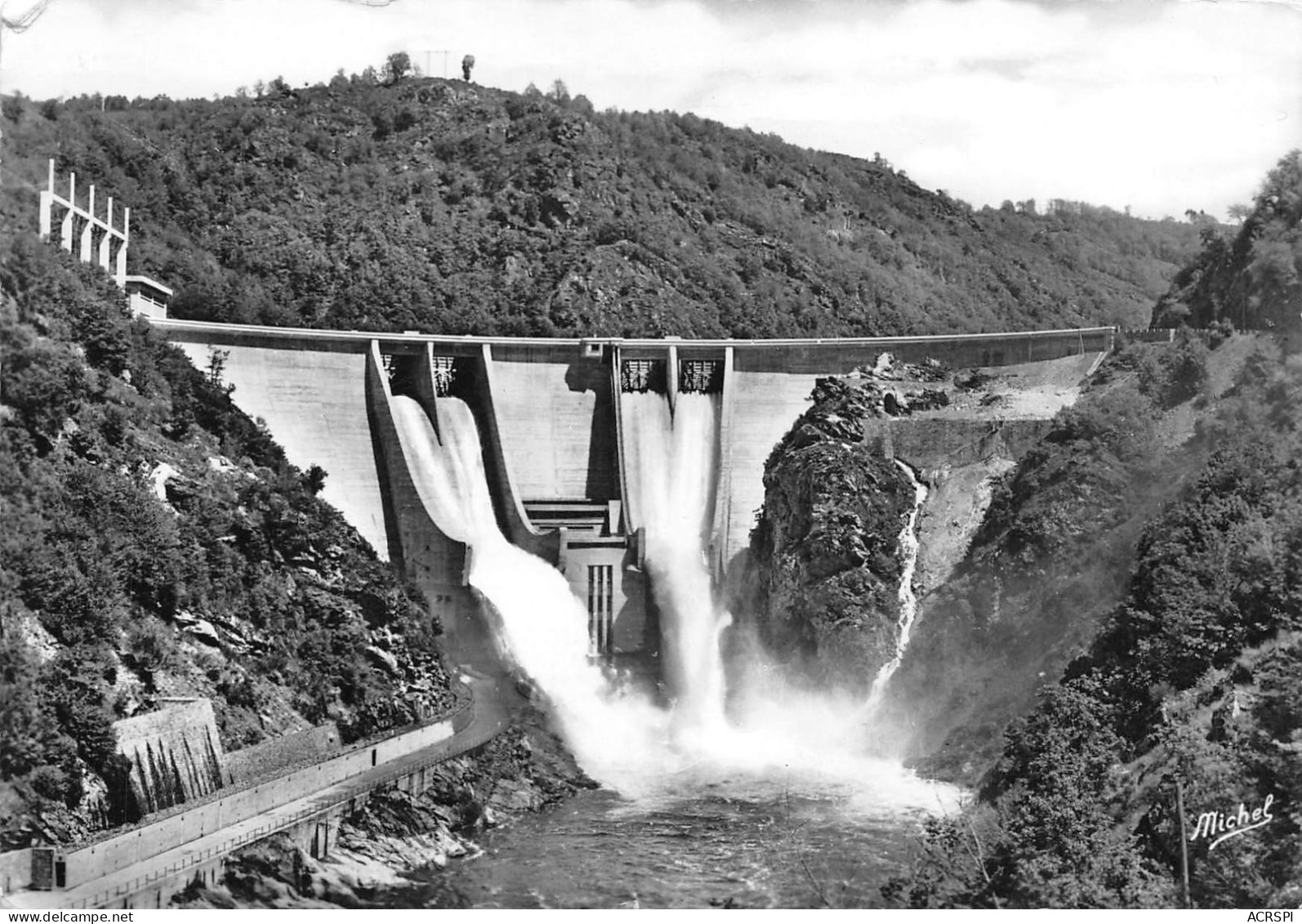 24 Gorges De La Dordogne Barrage De L'Aigle  Vue Générale Aérienne  (Scan R/V) N°   20   \QQ1110Vic - Sarlat La Caneda