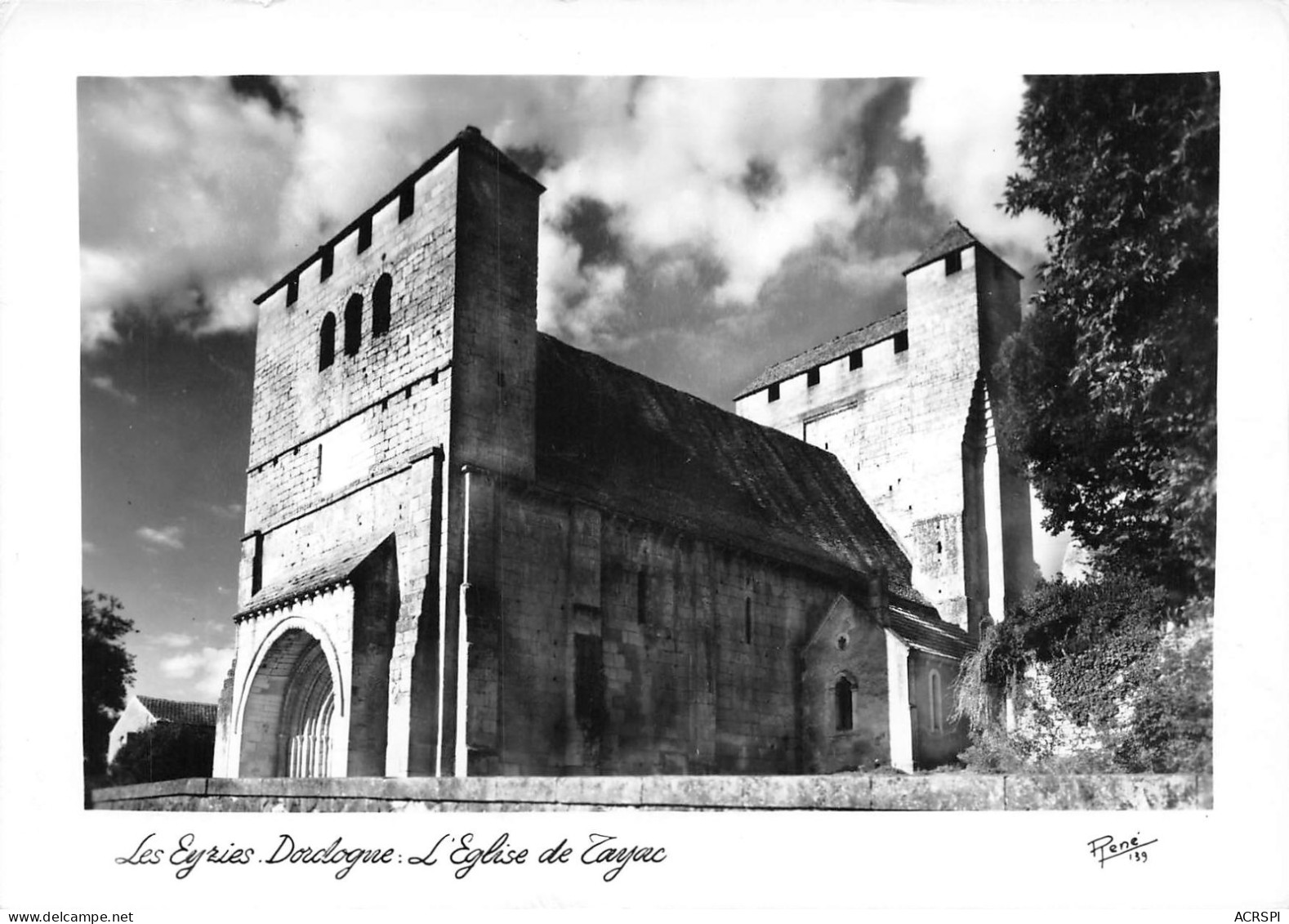 24 LES EYZIES De TAYAC L'église  (Scan R/V) N°   25   \QQ1110Und - Les Eyzies