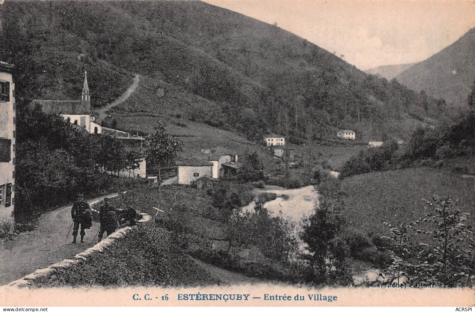 64  Estérençuby  Vue Générale Entrée Du Village  (Scan R/V) N°   37  \QQ1110Bis - Saint Jean Pied De Port