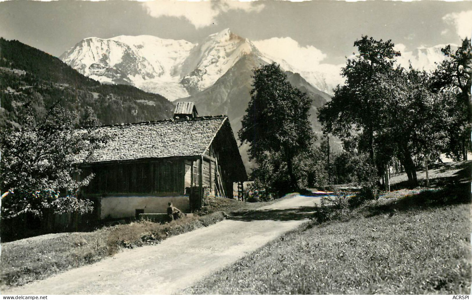 74 SAINT GERVAIS LES BAINS - Chalet Route De Saint Nicolas Et Le Mont Blanc (scan Recto-verso) QQ 1132 - Saint-Gervais-les-Bains