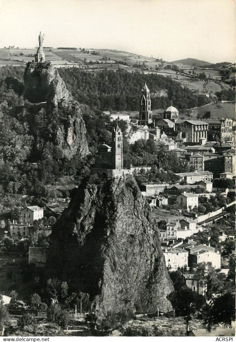 LE PUY EN VELAY - Vue Generale Sur Les Trois Rochers   (scan Recto-verso) QQ 1117 - Le Puy En Velay