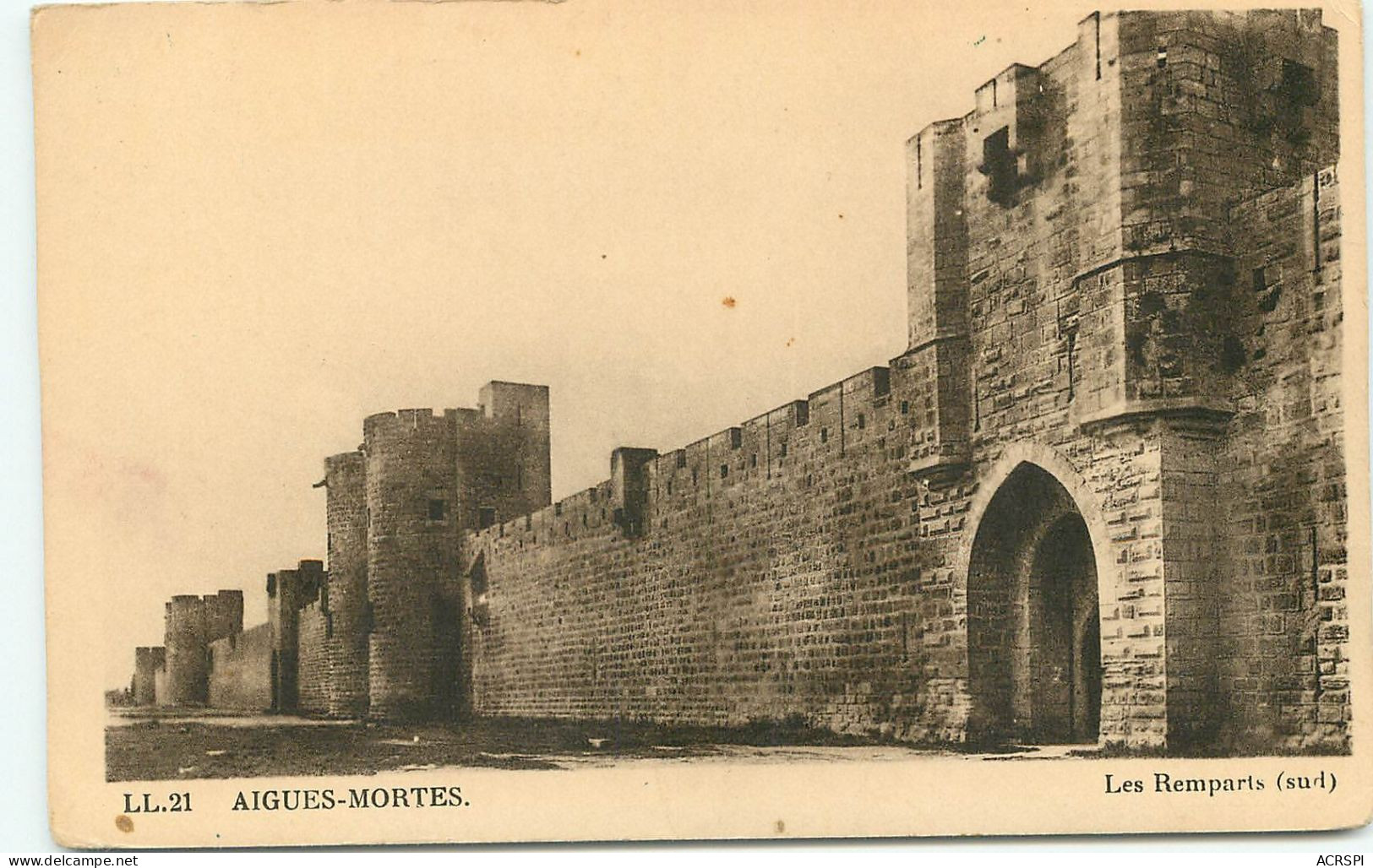 AIGUES MORTES Les Remparts Sud  (scan Recto-verso) QQ 1192 - Aigues-Mortes