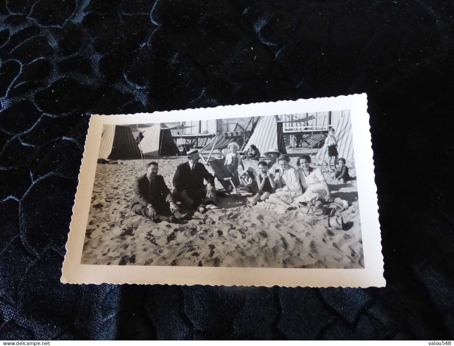 P-475, Photo ,Groupe De Personnes Sur La Plage Des Sables D'Olonne , 1937 - Anonymous Persons