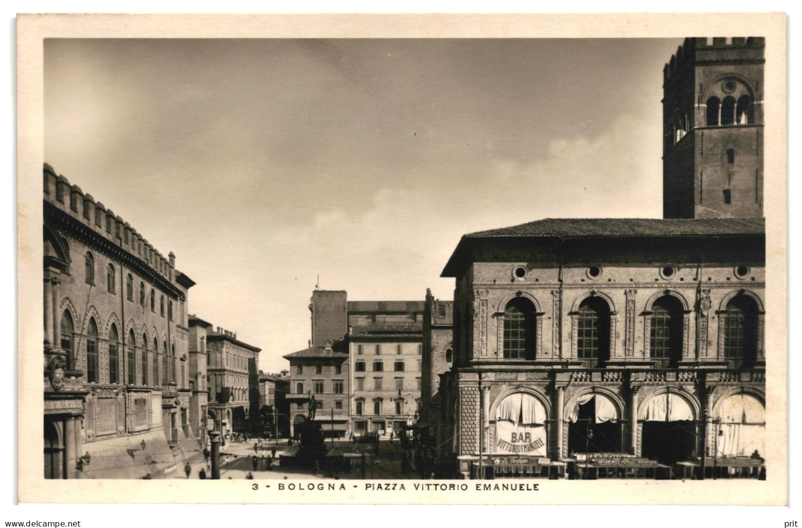 Piazza Vittorio Emanuele Bologna Bar V.Emanuele 1920s Unused Photo Postcard. Publisher Face Bologna - Bologna