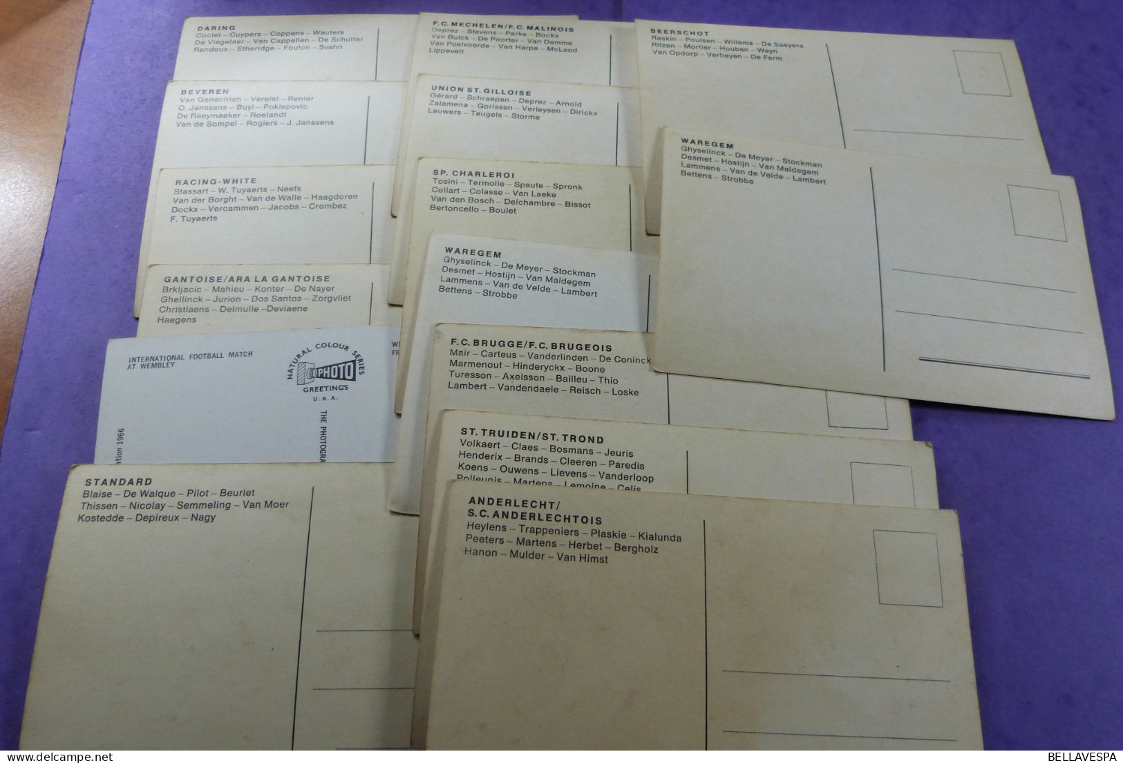 Lot varia ruim 900 stuks vnl postkaarten cpsm en cpa ook  recentere thema Publi kaarten expo Vedetten voetbal ...