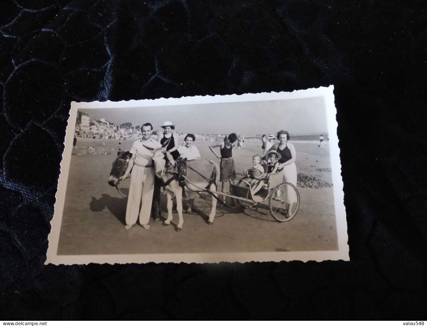 P-493 , Photo , Petit Attelage D'âne Sur La Plage Des Sables D'Olonne ,1937 - Luoghi