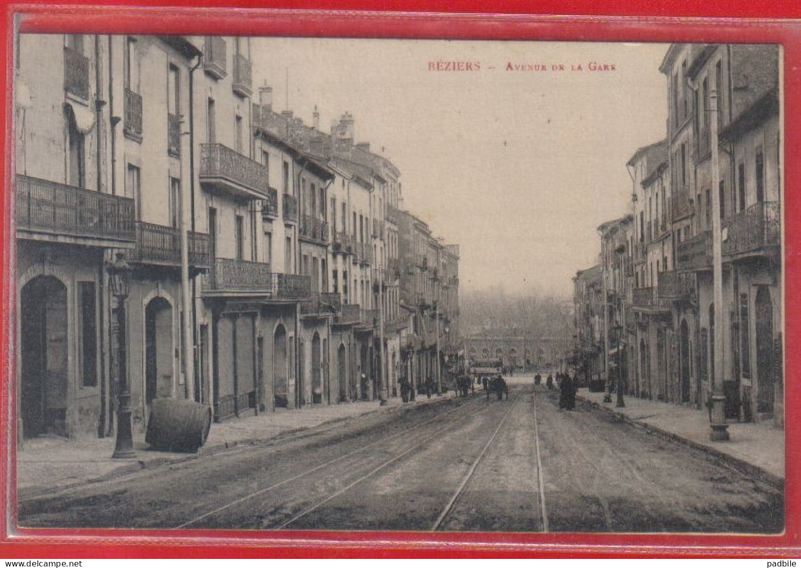 Carte Postale 34. Béziers  Avenue De La Gare  Très Beau Plan - Beziers