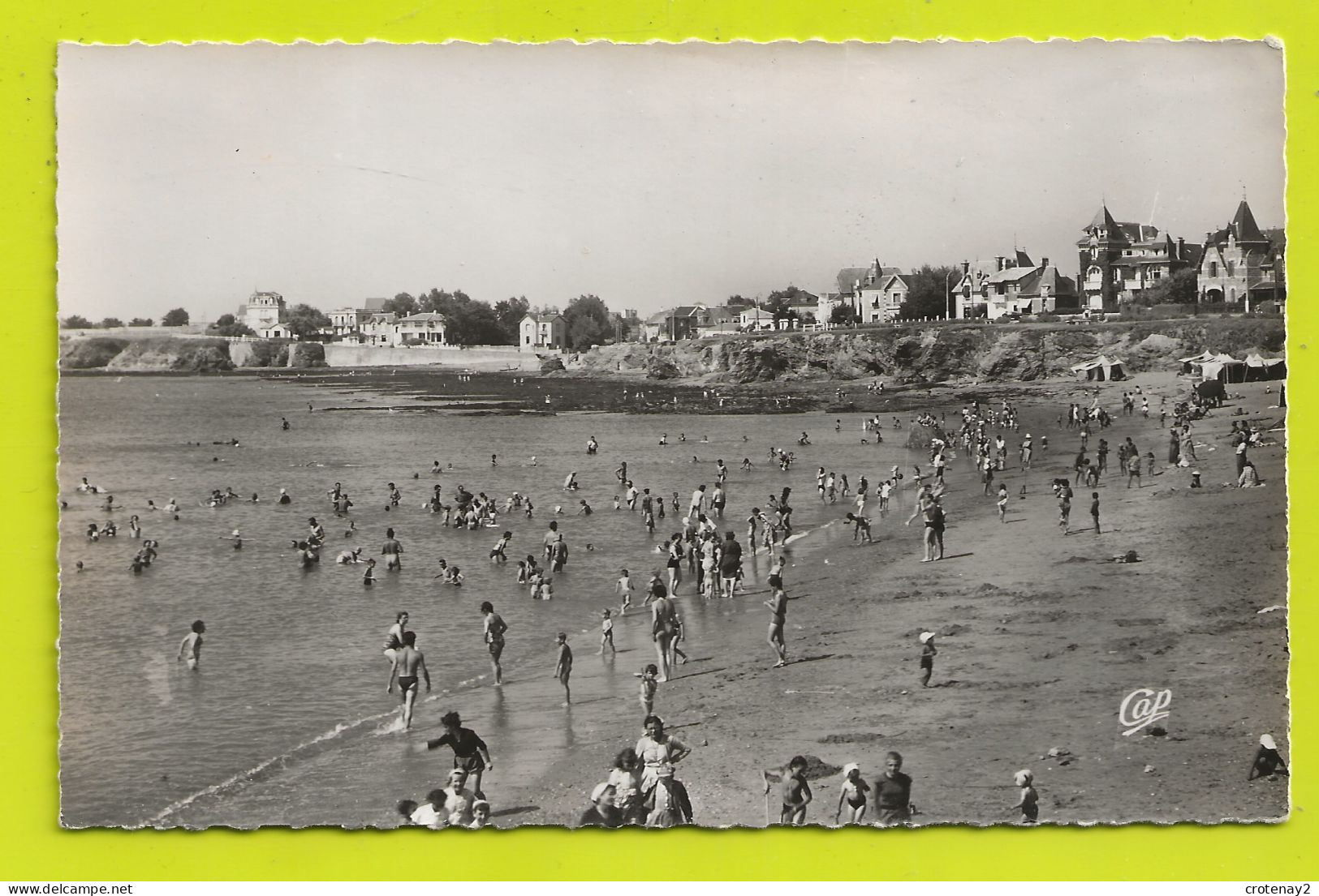 85 CROIX DE VIE N°106 La Plage Et La Corniche Baignade Enfants Jeux De Sable VOIR DOS - Saint Gilles Croix De Vie