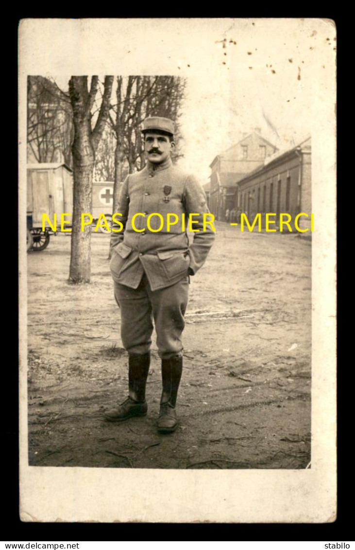 GUERRE 14/18 - MILITAIRE - 39 SUR LE COL  - DECORE DE LA CROIX DE GUERRE - CARTE PHOTO ORIGINALE - War 1914-18