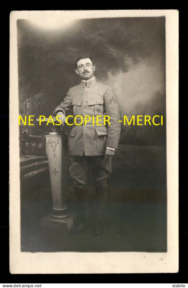 GUERRE 14/18 - MILITAIRE - GRENADE SUR LE COL - PHOTOGRAPHE GUILLEMINOT, PARIS - CARTE PHOTO ORIGINALE - War 1914-18