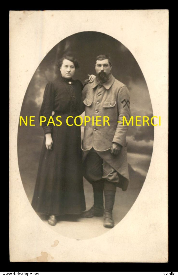 GUERRE 14/18 - MILITAIRE ET SA FEMME - PHOTOGRAPHE GILLEMINOT, PARIS - CARTE PHOTO ORIGINALE - War 1914-18