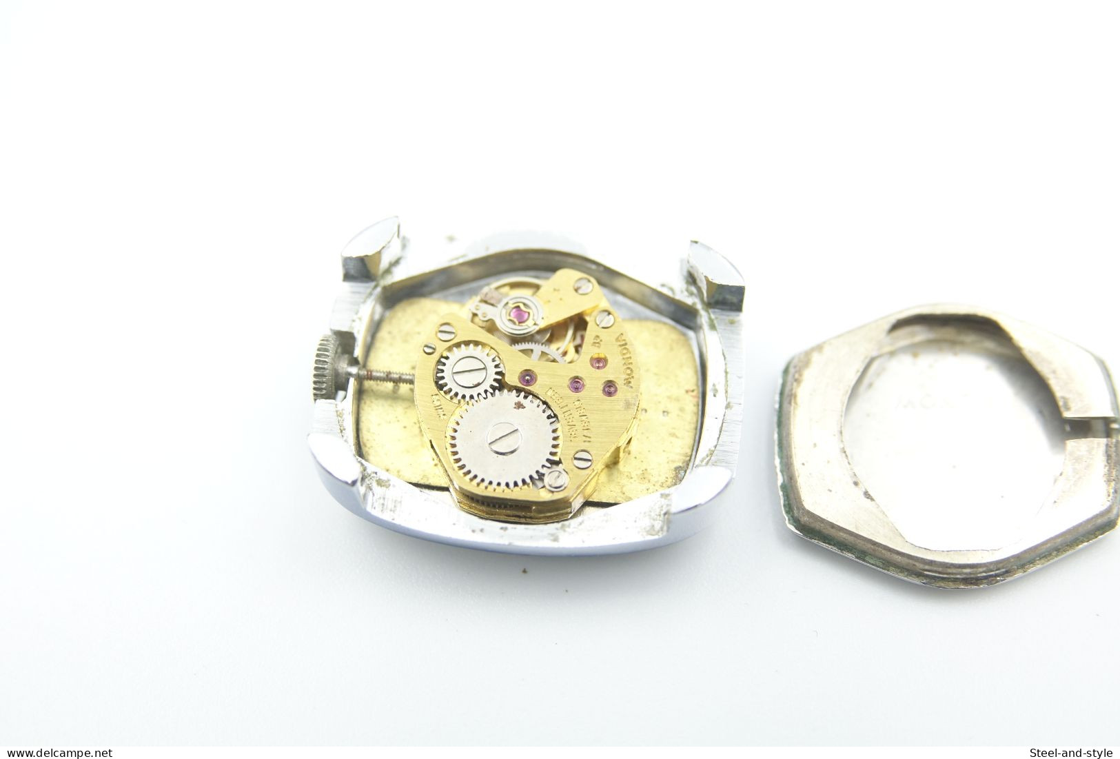 Watches : ZENITH MONDIA Ladies Space age TV screen watch- original - swiss - 60-70's - excelent condition