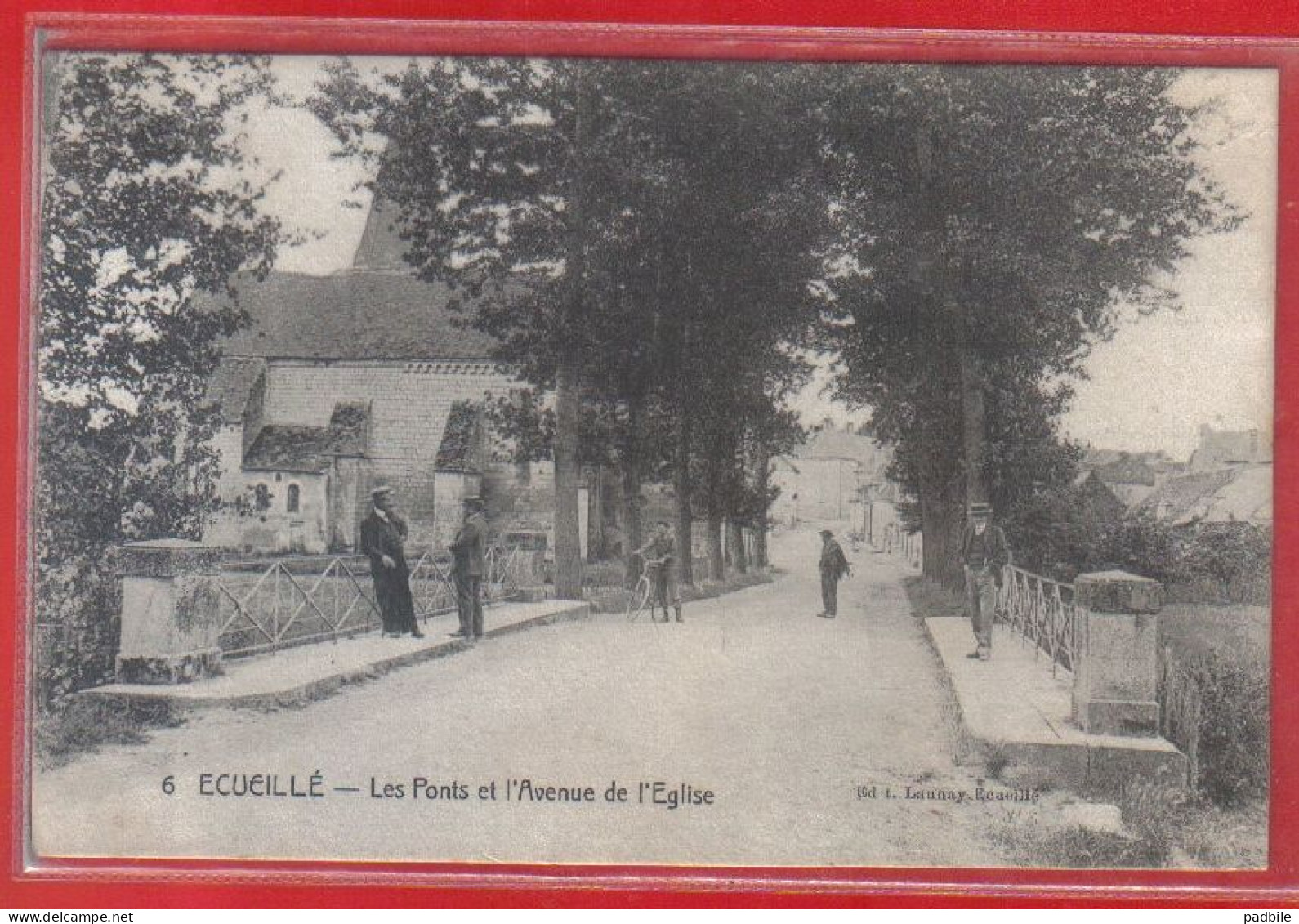 Carte Postale 36. Ecueillé  Les Ponts Et Avenue De L'église  Très Beau Plan - Autres & Non Classés