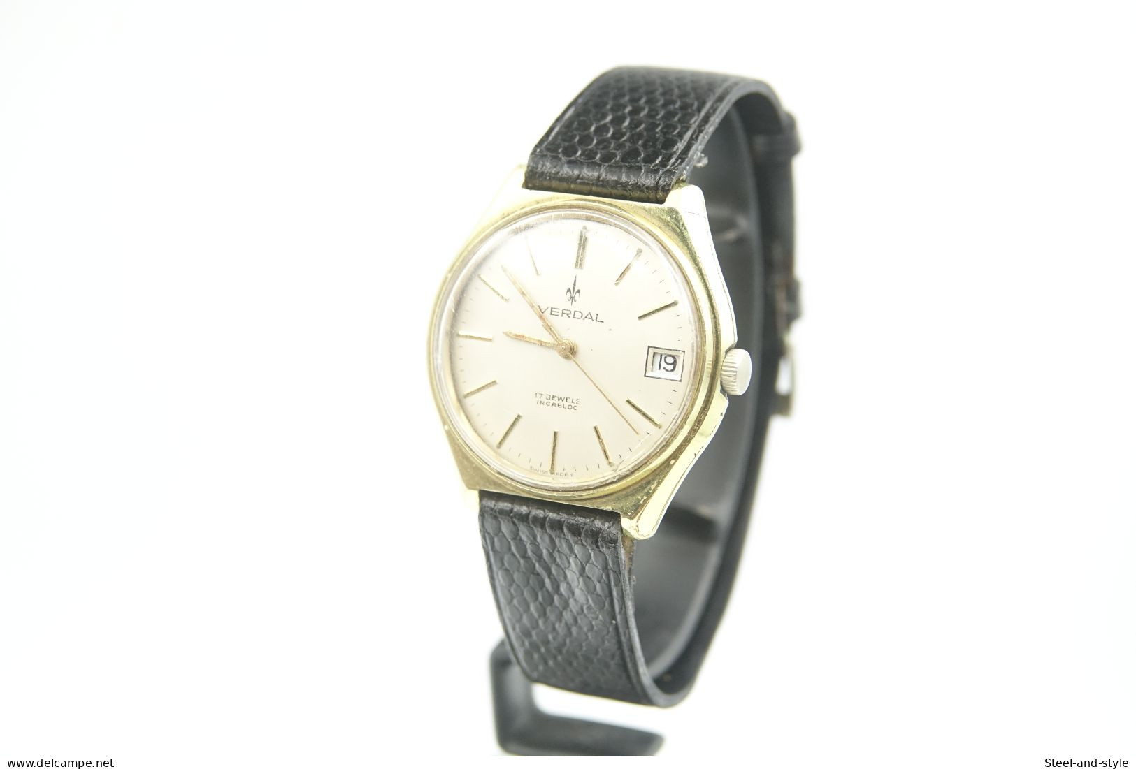 Watches : VERDAL 17 JEWELS INCABLOC HANDWIND - Original - Running - 1960s - Montres Haut De Gamme