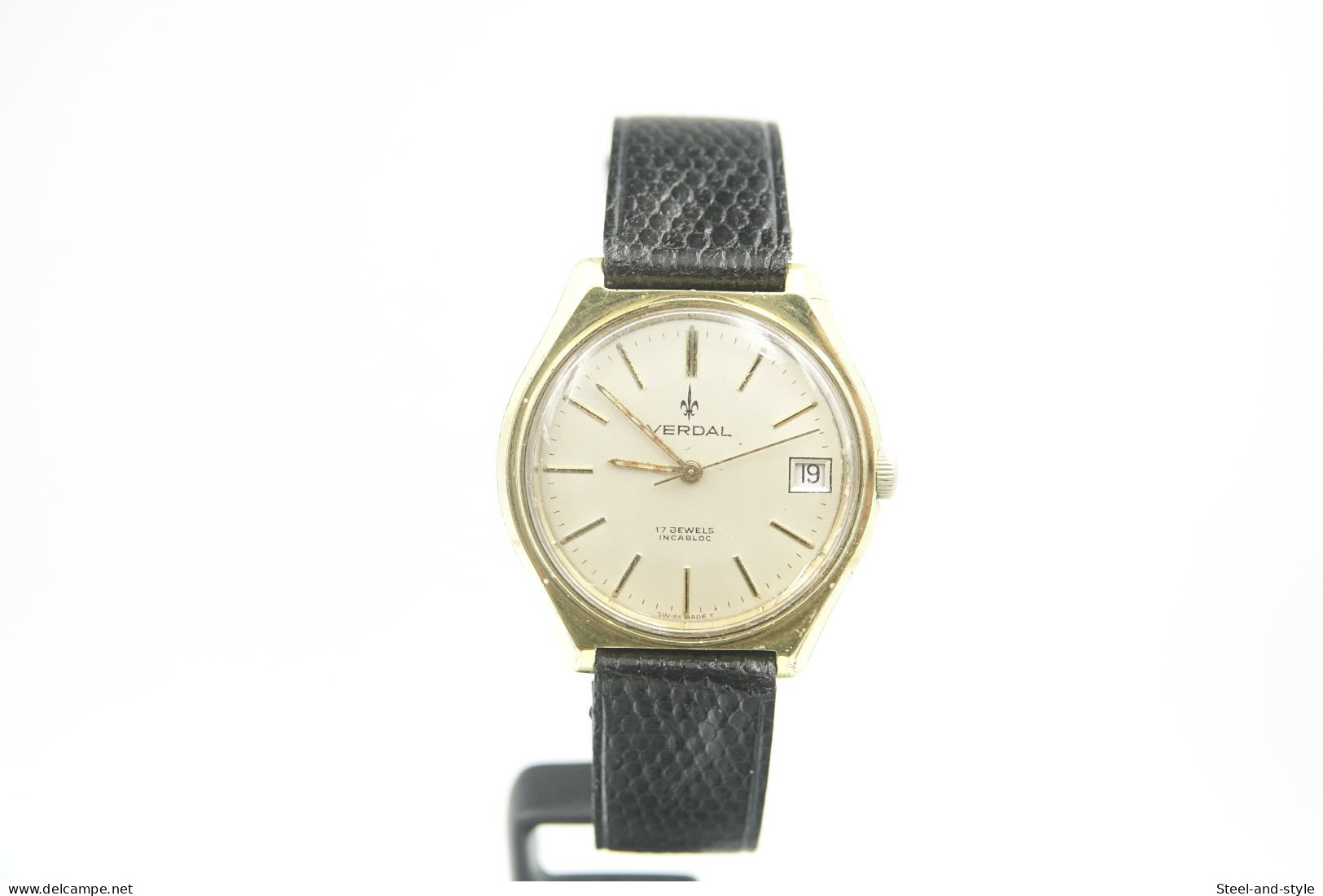 Watches : VERDAL 17 JEWELS INCABLOC HANDWIND - Original - Running - 1960s - Montres Haut De Gamme