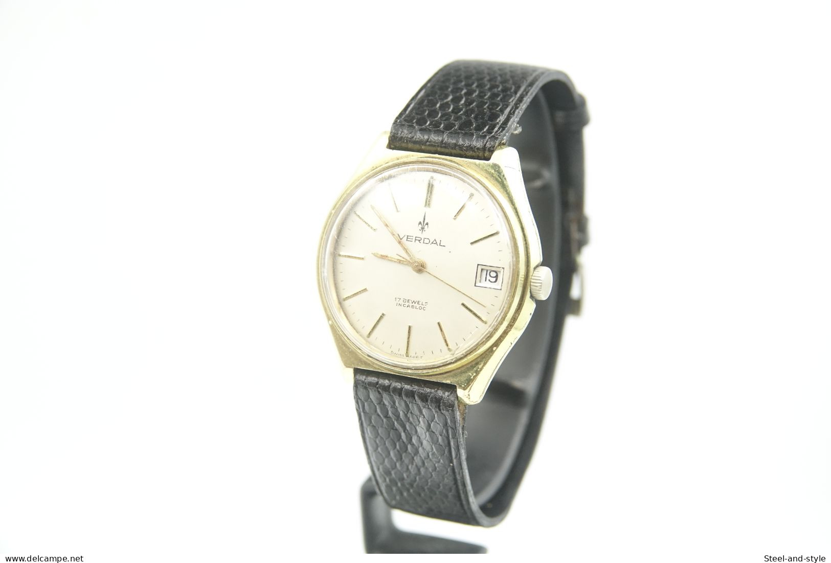 watches : VERDAL 17 JEWELS INCABLOC HANDWIND - original - running - 1960s