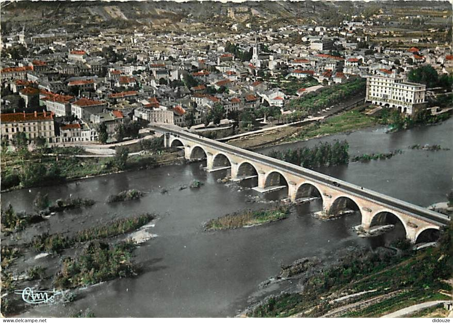 82 - Moissac - Vue Panoramique Sur Les Coteaux - Vue Aérienne - CPM - Voir Scans Recto-Verso - Moissac