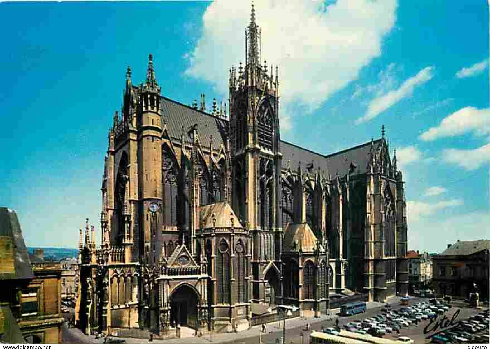 57 - Metz - La Cathédrale Saint Etienne - Automobiles - Bus - CPM - Voir Scans Recto-Verso - Metz