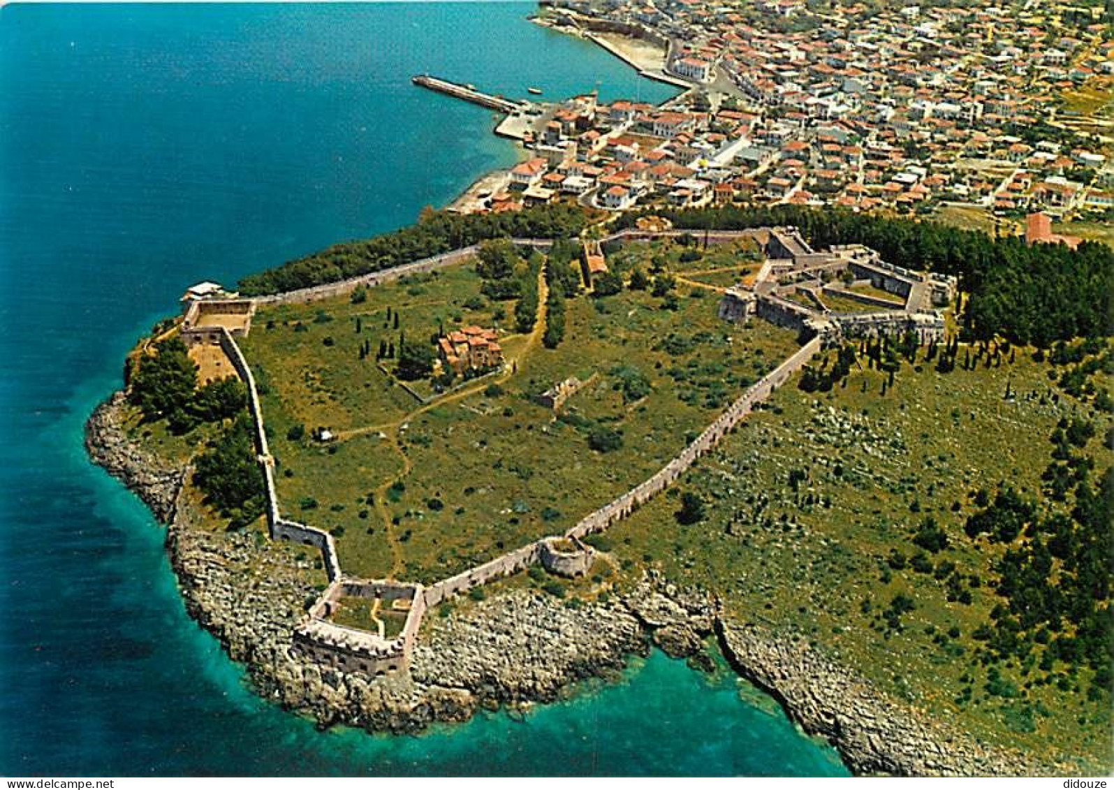 Grèce - Pylos - Vue Aérienne De La Forteresse Et D'un Partie De La Ville - Carte Neuve - CPM - Voir Scans Recto-Verso - Grecia