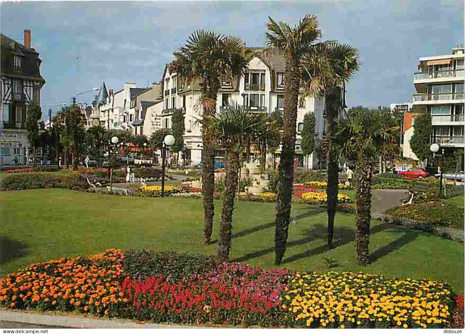 44 - La Baule - La Place Des Palmiers - Fleurs - Flamme Postale - CPM - Voir Scans Recto-Verso - La Baule-Escoublac