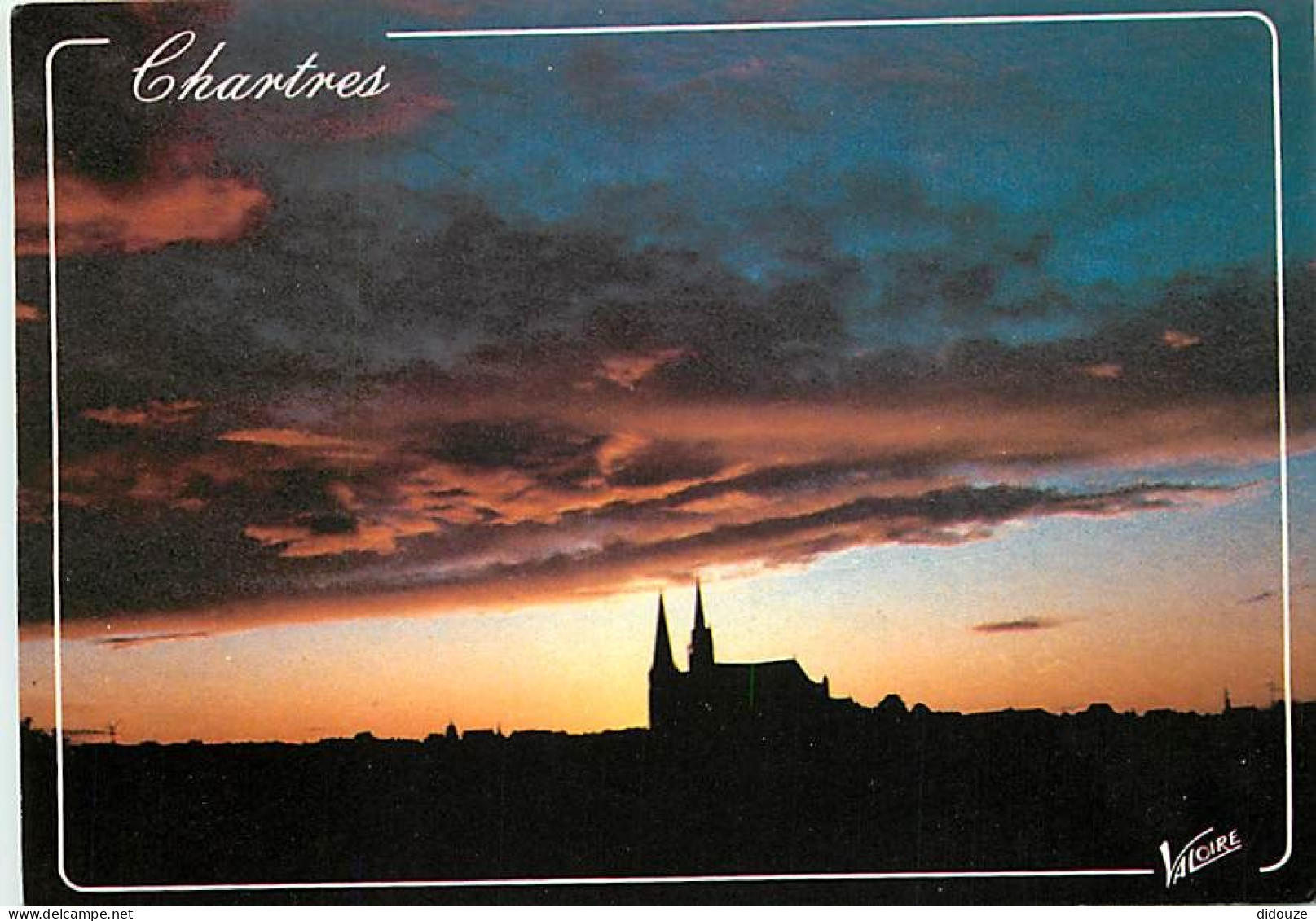 28 - Chartres - Perspective Sur La Cathédrale - CPM - Voir Scans Recto-Verso - Chartres