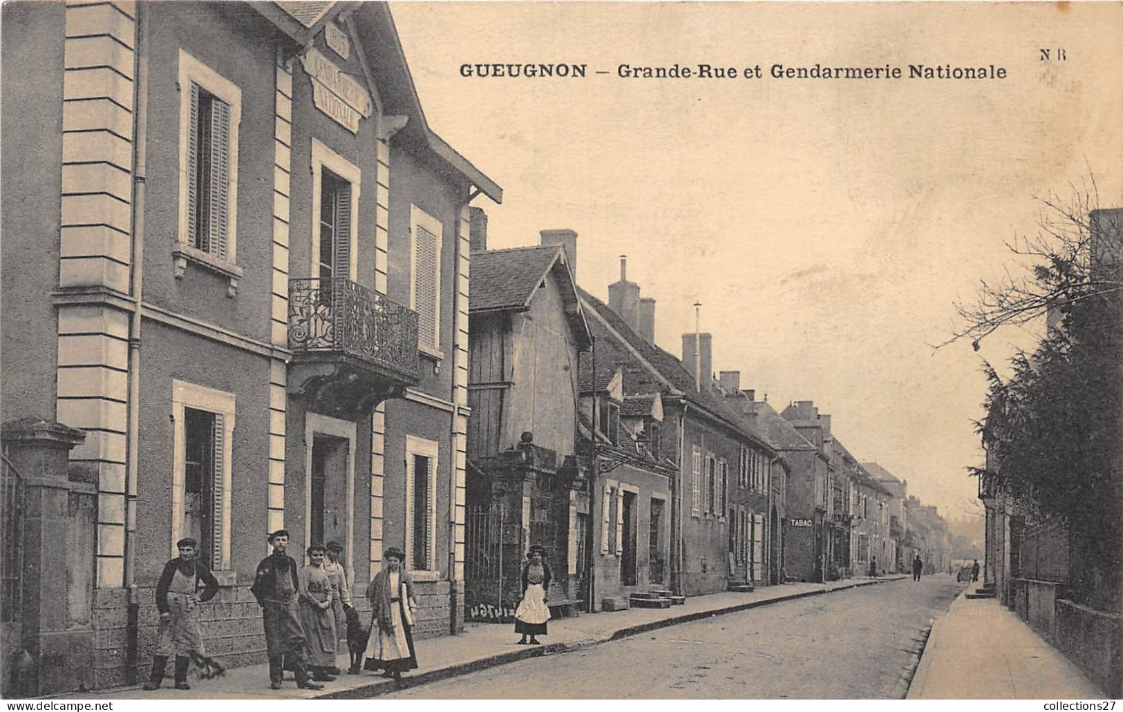 71-GUEUGNON- GRANDE ROUTE ET GENDARMERIE NATIONALE - Gueugnon