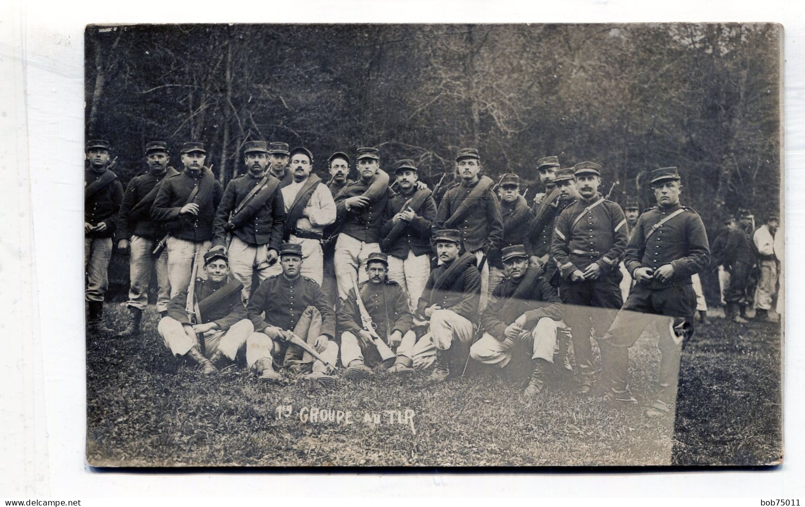 Carte Photo D'une Section De Soldats Francais Avec Leurs Fusil Au Champ De Tir Vers 1910 - Guerra, Militari