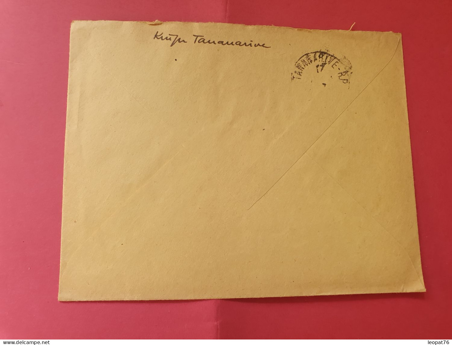Madagascar - Enveloppe De Tananarive Pour Paris En 1947  - Réf 3528 - Covers & Documents
