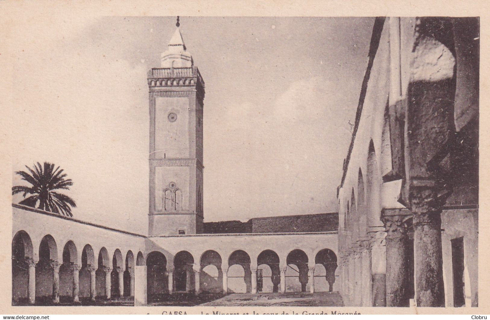 Tunisie, Gafsa, Le Minaret Et La Cour De La Grande Mosquée - Tunisie