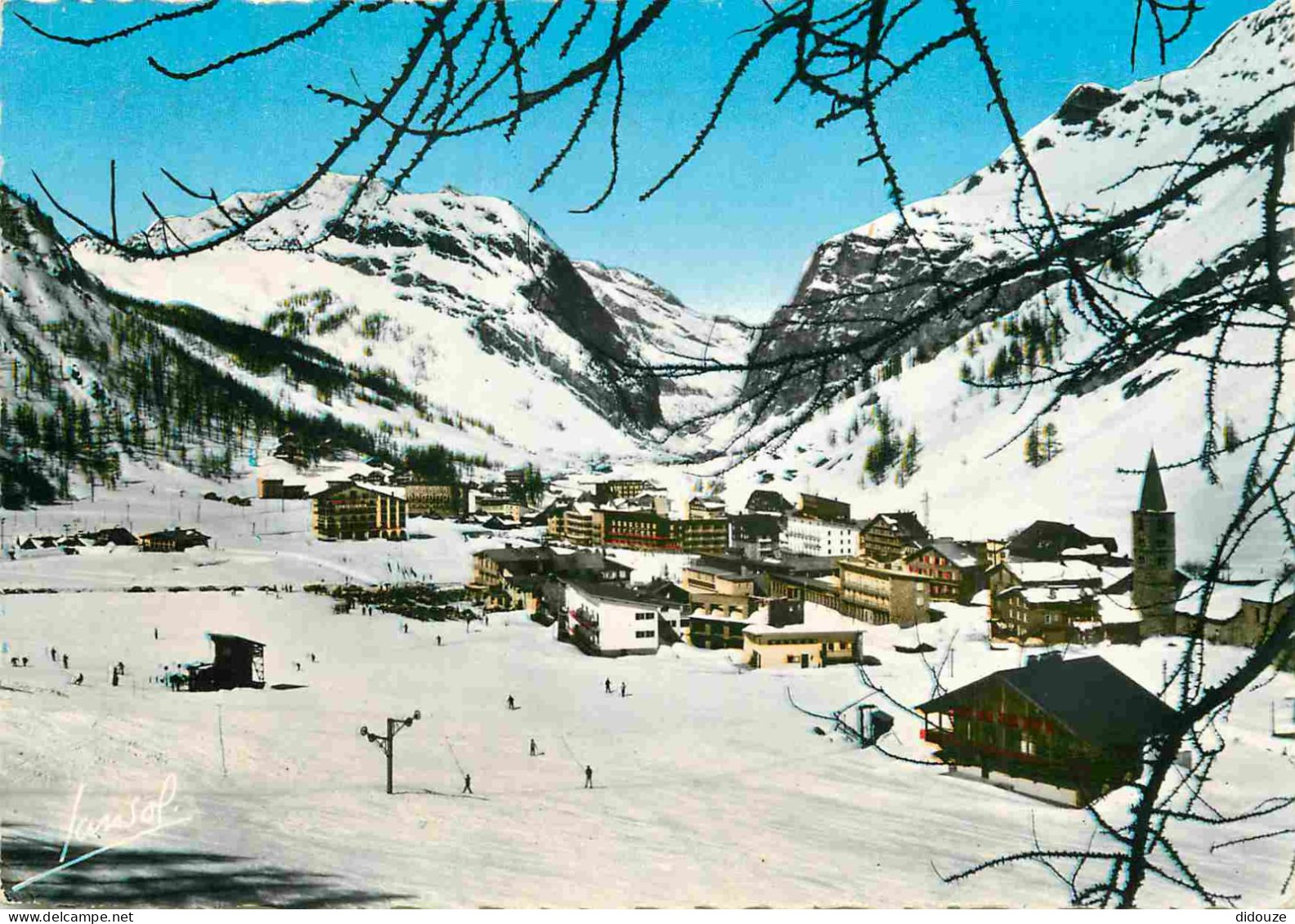 73 - Val D'Isère - Vue Générale Et Les Grands Hotels - Carte Dentelée - CPSM Grand Format - Voir Scans Recto-Verso - Val D'Isere