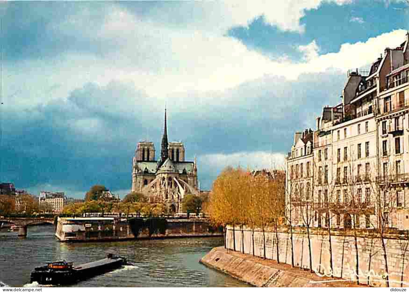 75 - Paris - Cathédrale Notre Dame - La Seine - Péniche - Bateaux - Carte Neuve - CPM - Voir Scans Recto-Verso - Notre-Dame De Paris
