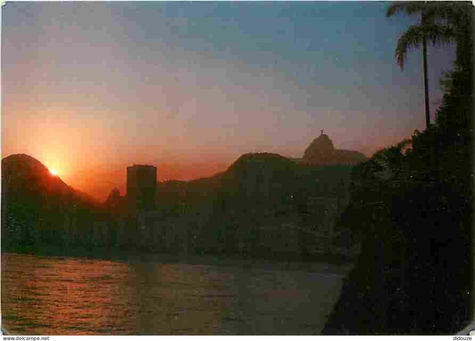 Brésil - Rio De Janeiro - Sunset In Copacabana With Corcevado In The Background - CPM - Voir Scans Recto-Verso - Other & Unclassified