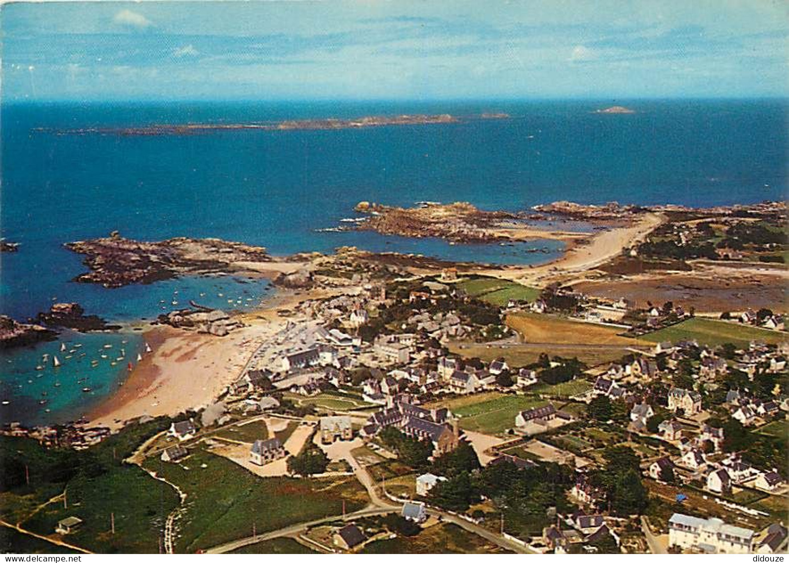 22 - Trégastel - Vue Générale Aérienne Sur Les Plages Et L'archipel Des Sept-lles - CPM - Voir Scans Recto-Verso - Trégastel