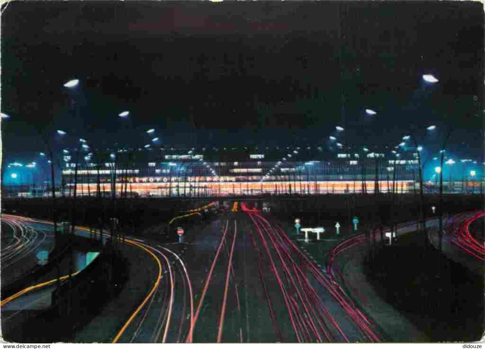 94 - Orly - Aéroport De Paris Orly - L'aérogare Vue De Nuit - CPM - Voir Scans Recto-Verso - Orly