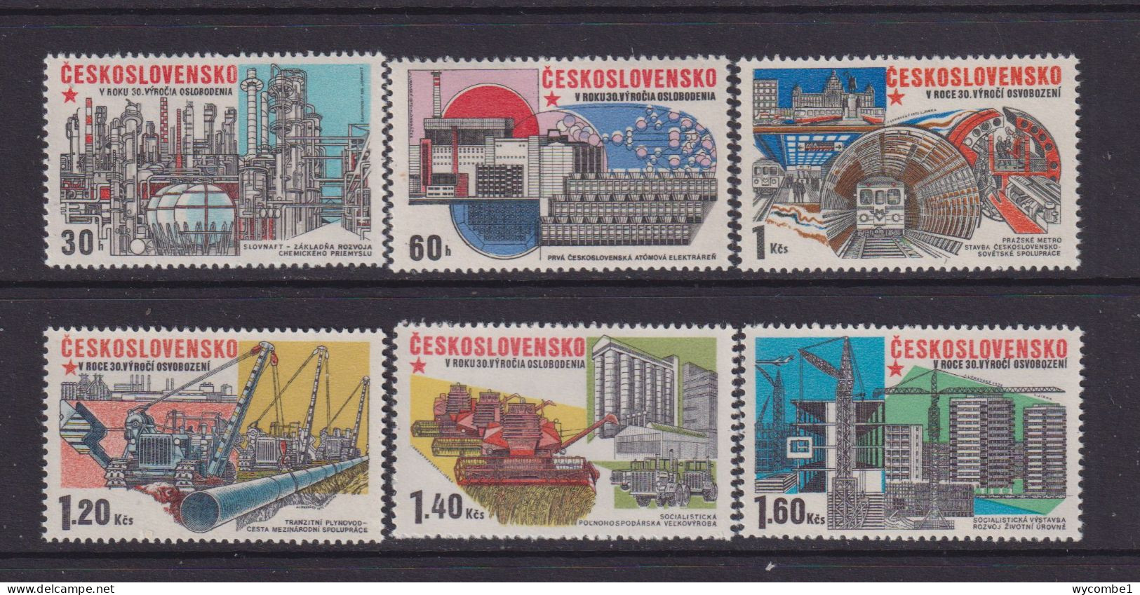 CZECHOSLOVAKIA  - 1975 Liberation Set Never Hinged Mint - Unused Stamps