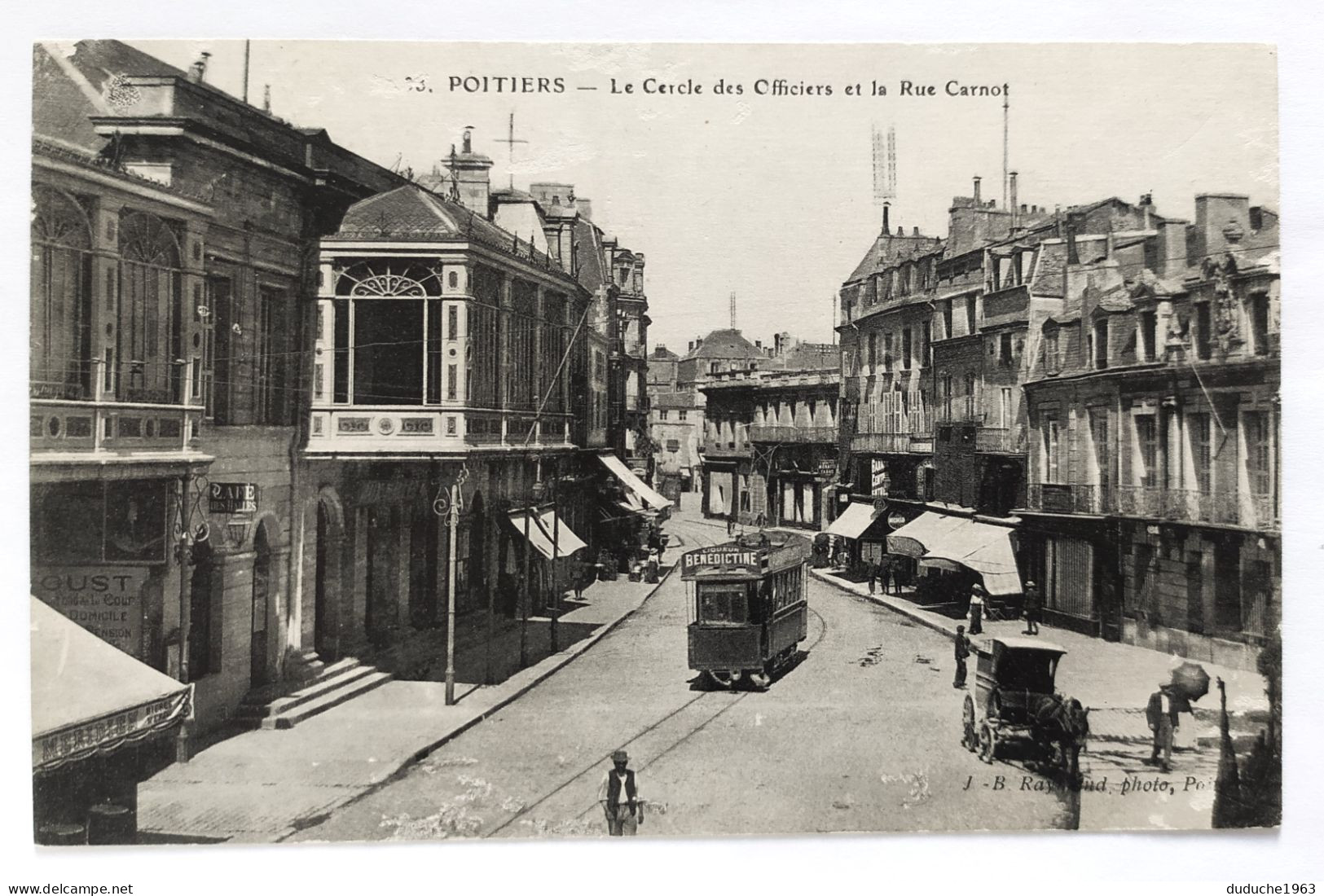 CPA - 86.Poitiers. Le Cercle Des Offciers Et La Rue Carnot - Poitiers