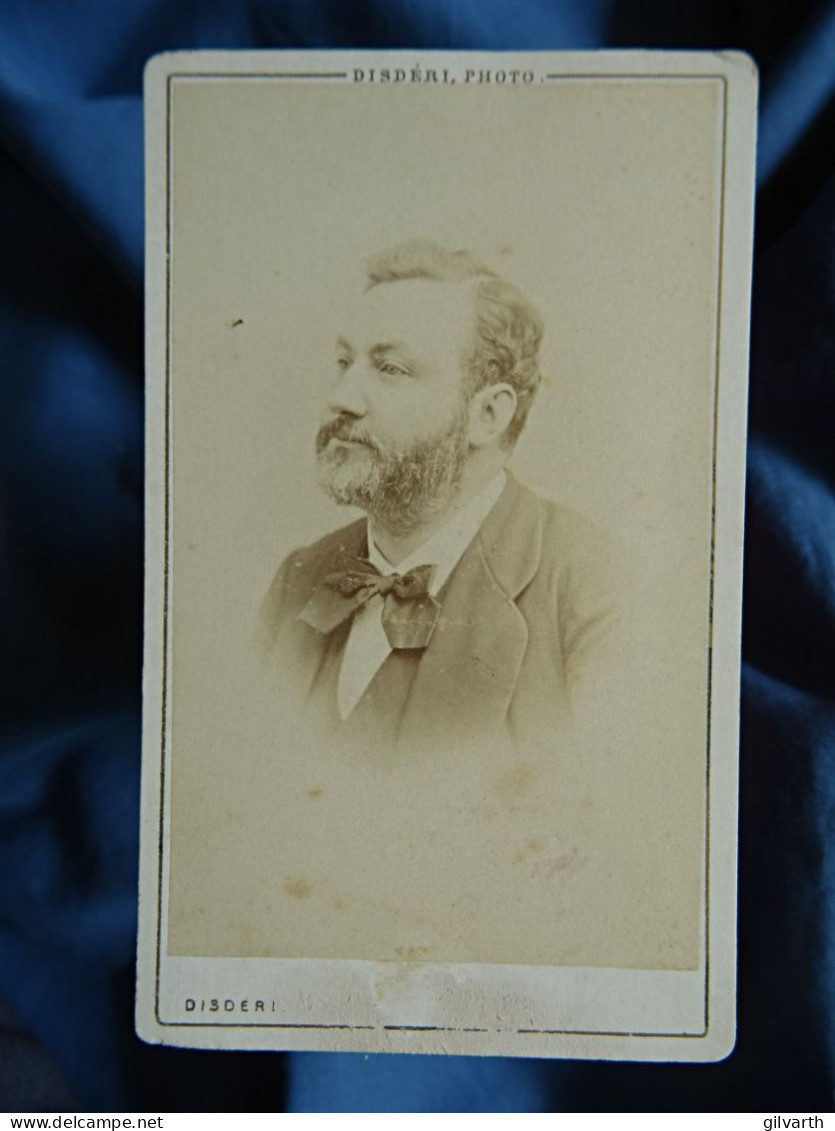 Photo CDV Disderi à Paris  Portrait Homme Moustachu  Barbe  Noeud Papillon  Sec. Emp. CA 1865-70 - L445 - Ancianas (antes De 1900)